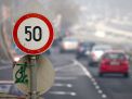 Знаки ограничения скорости 40, 60, 70 километров в час – сколько можно превышать?